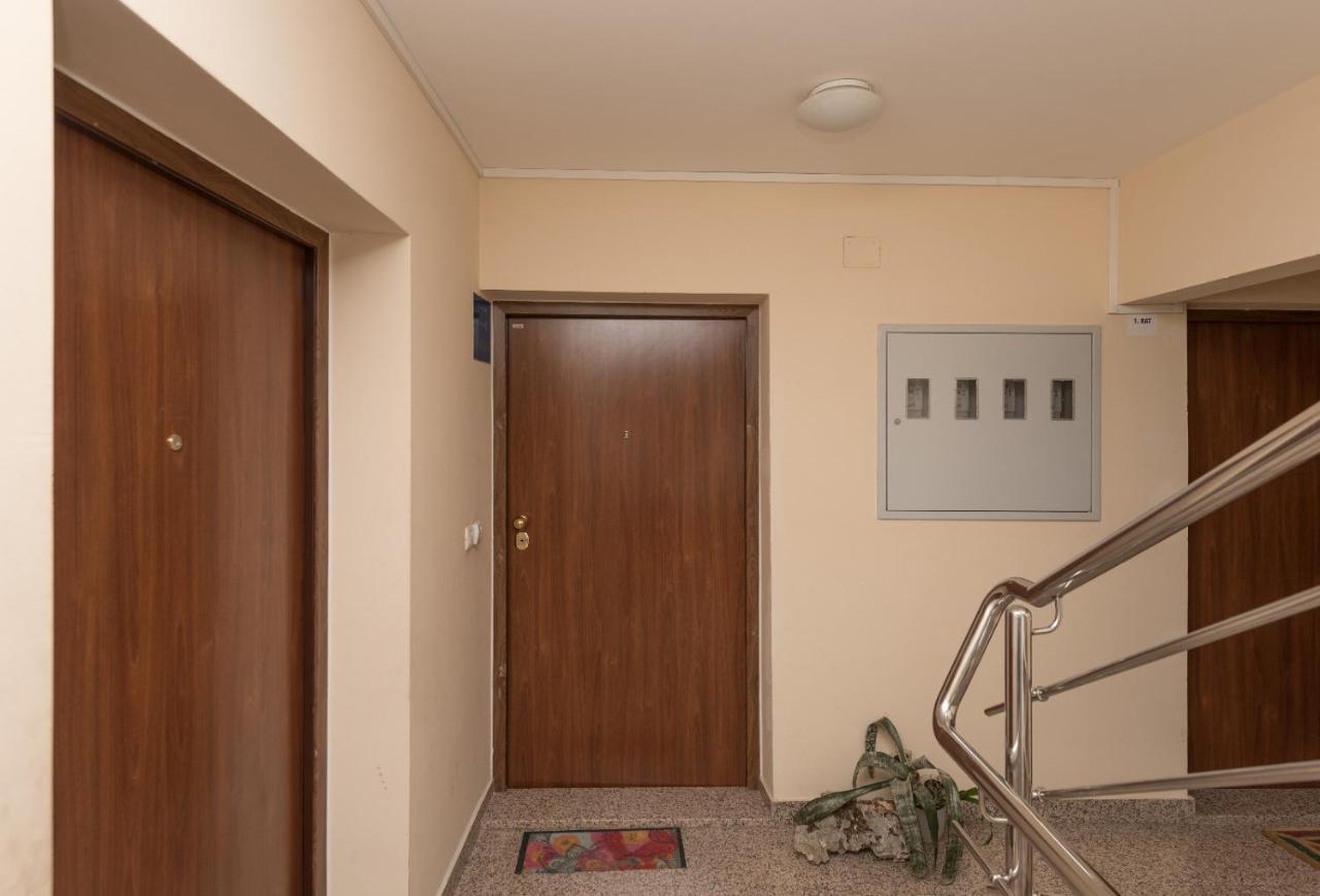 East Side Deluxe Suite Makarska Esterno foto